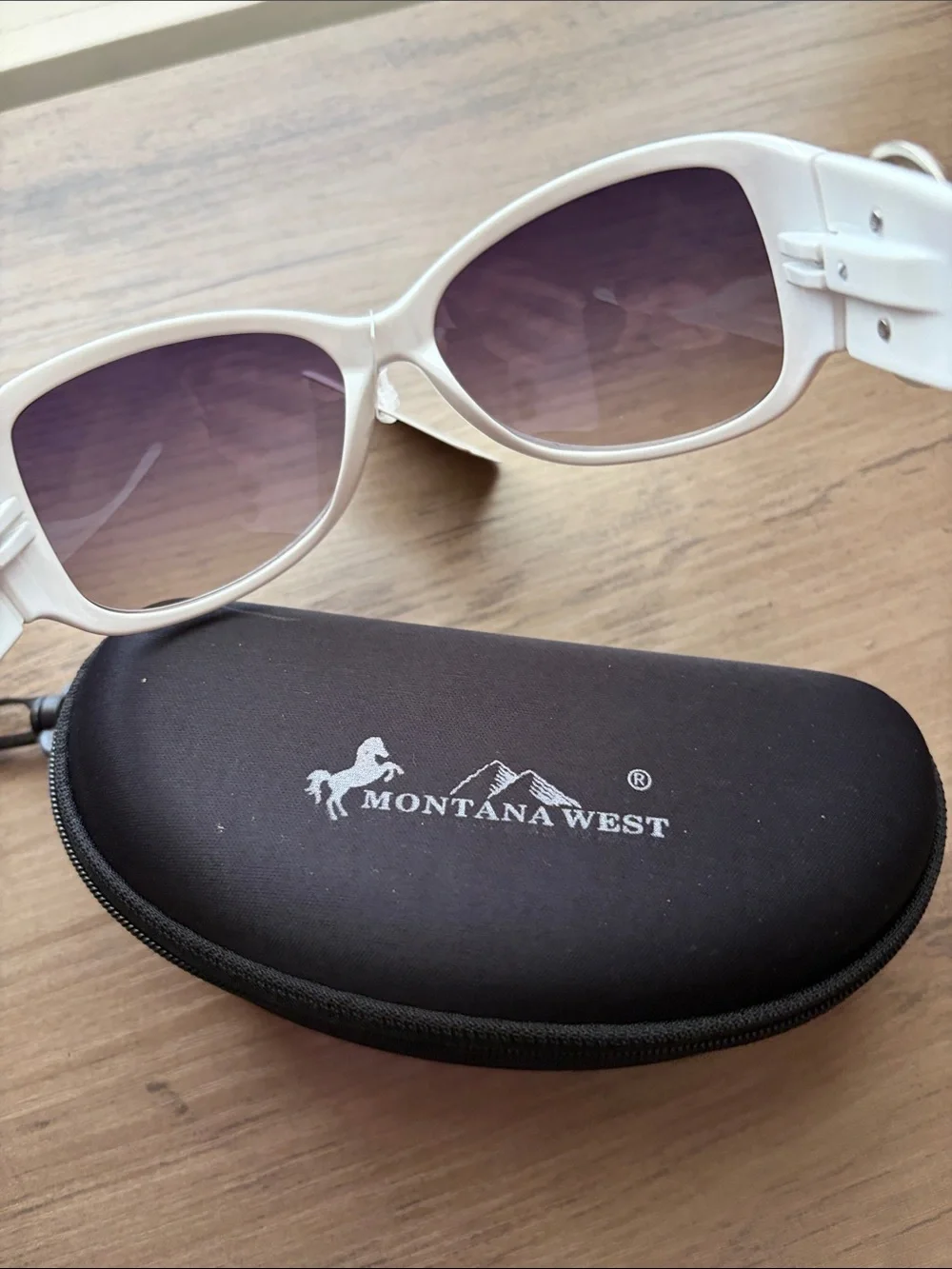 NWT Montana WestWhite Oversized Women's Sunglasses Thunderbird accent